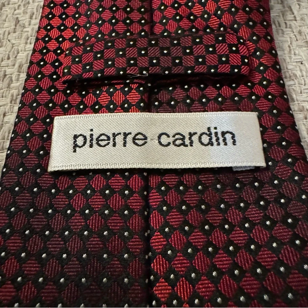 Pierre Cardin Red and Black Geometric Ombre 100% Silk Men's Tie‎